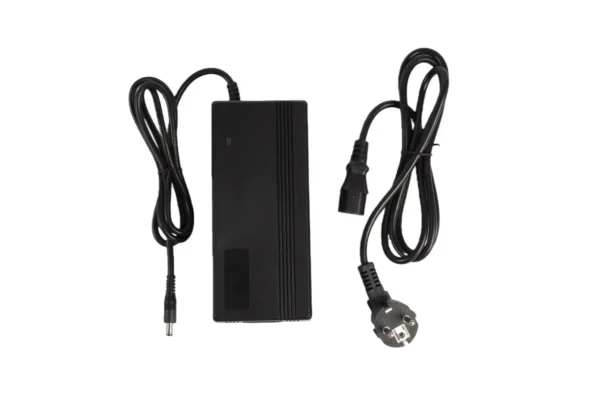 3 Ladegerät für 48V - 54,6V / 3A Modelle - Stiftstecker
